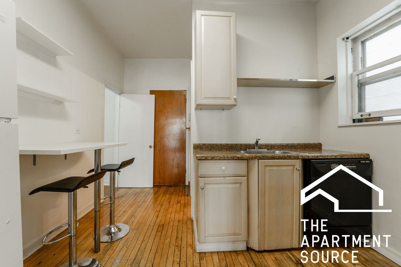 2334 N Wayne Ave #1R - Photo 4 of 13