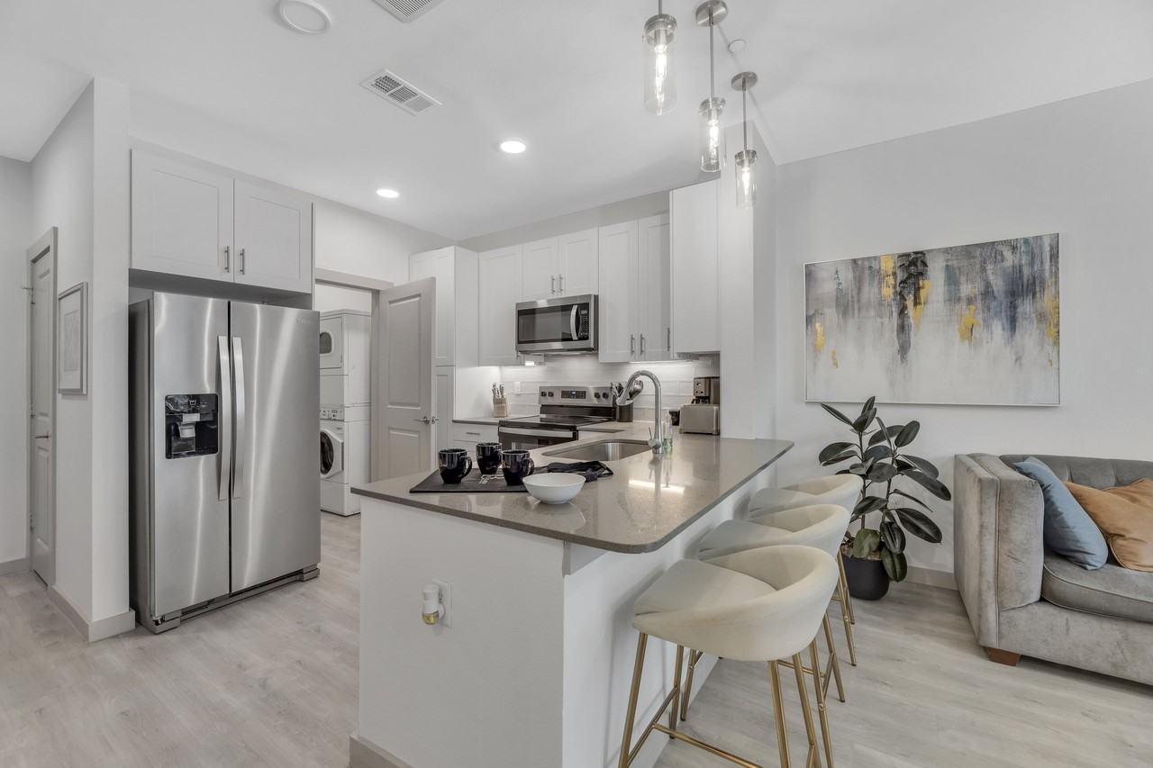 Bluffview Apartments - Photo 4 of 22