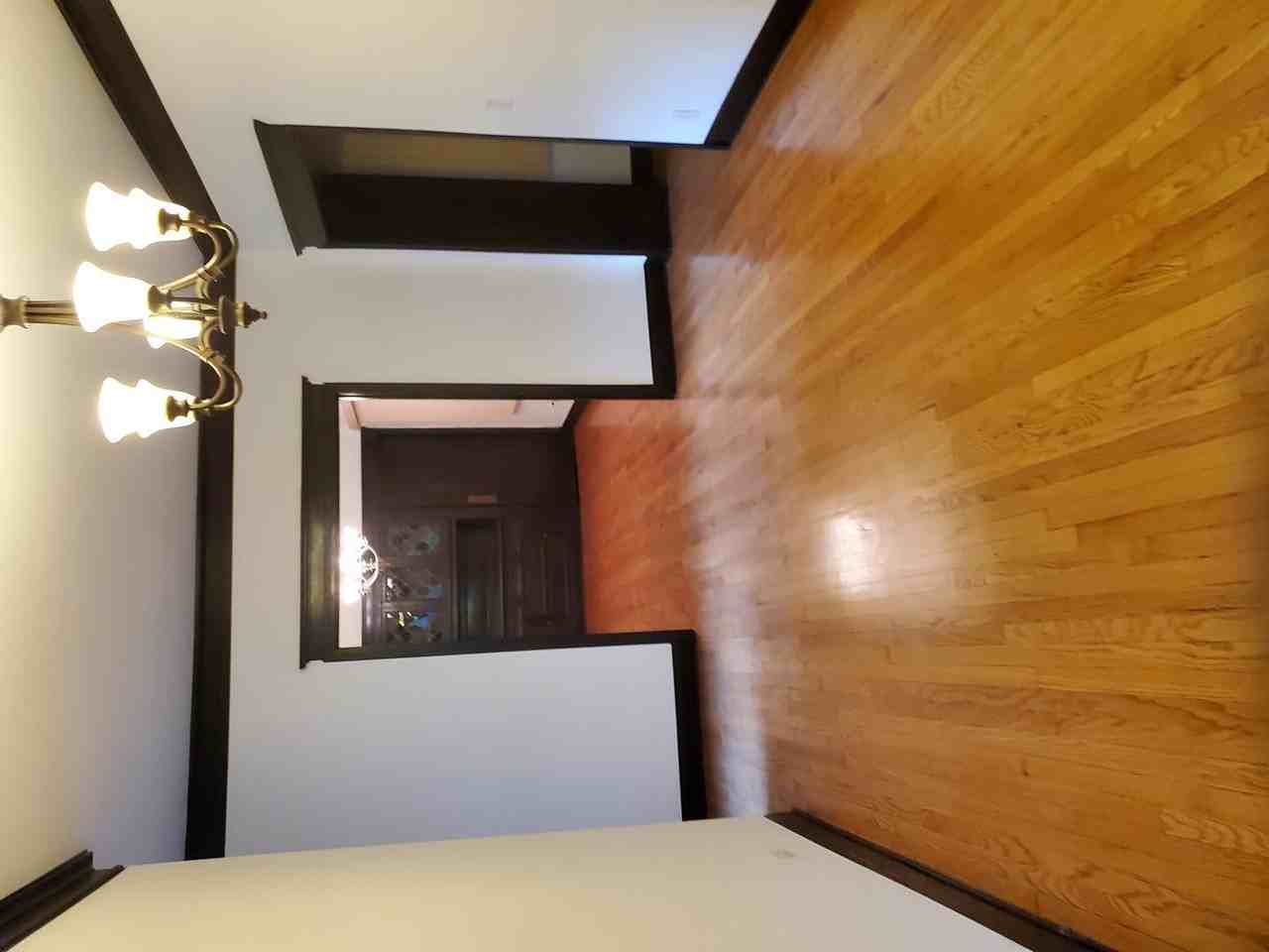 5720 S Kenwood Ave #1 - Photo 3 of 21
