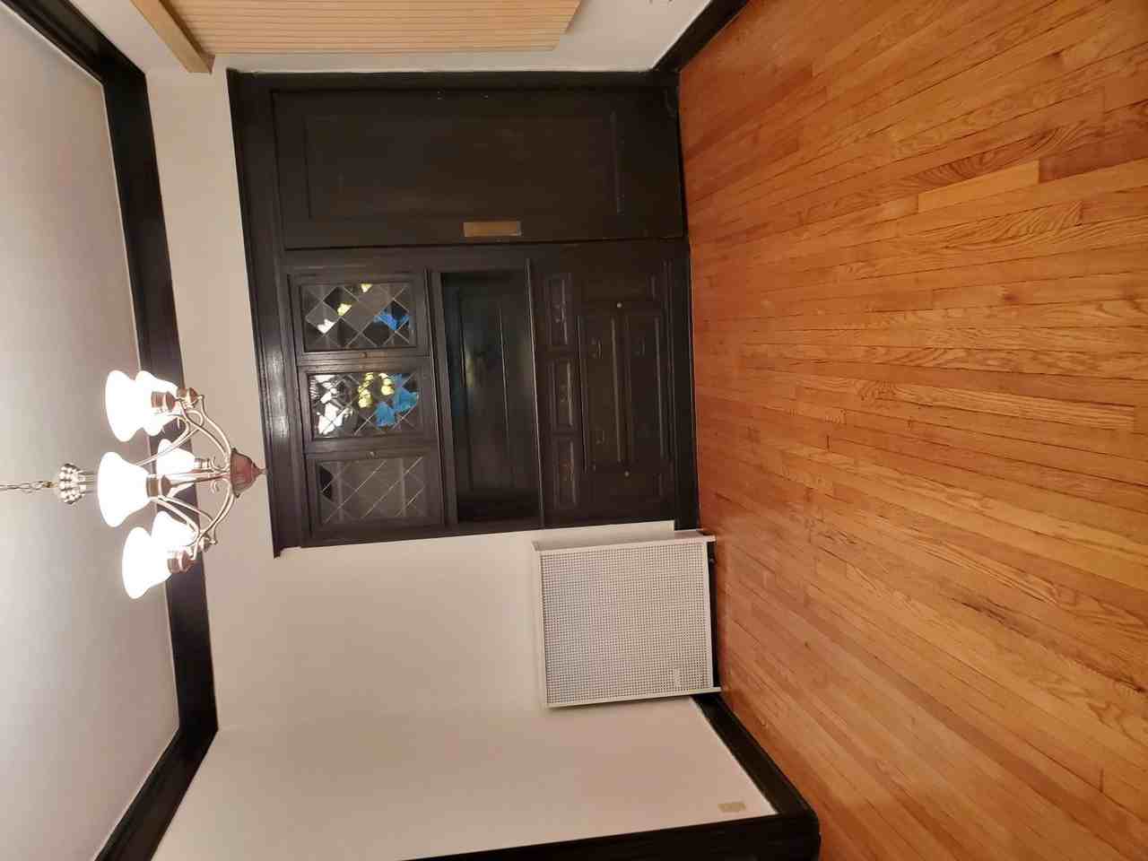 5720 S Kenwood Ave #1 - Photo 5 of 21