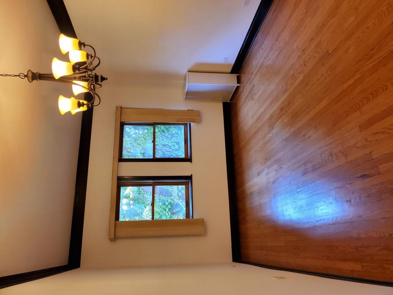 5720 S Kenwood Ave #1 - Photo 7 of 21