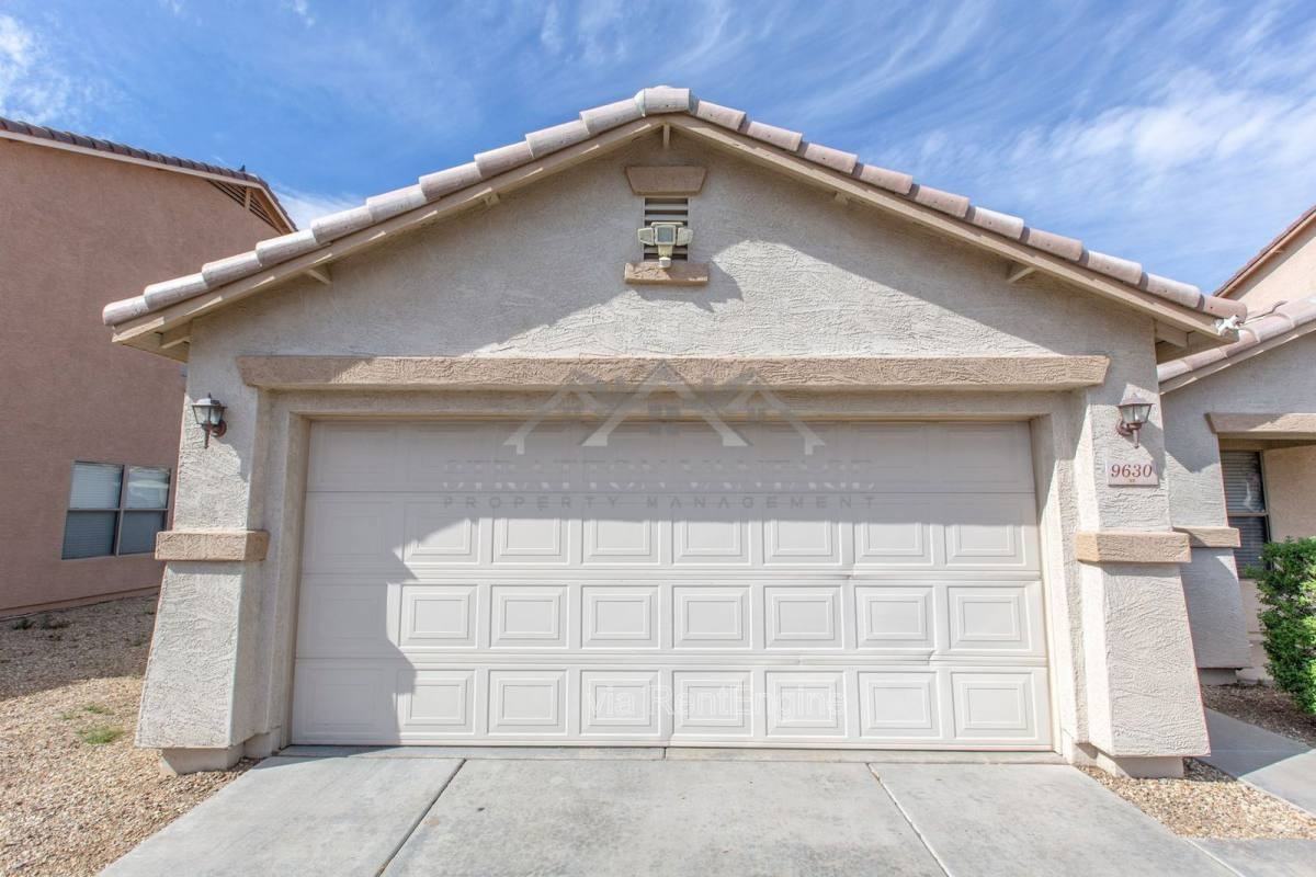 9630 W Kingman St - Photo 3 of 10