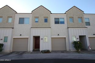 2215 W Harmont Dr - Photo 1 of 1