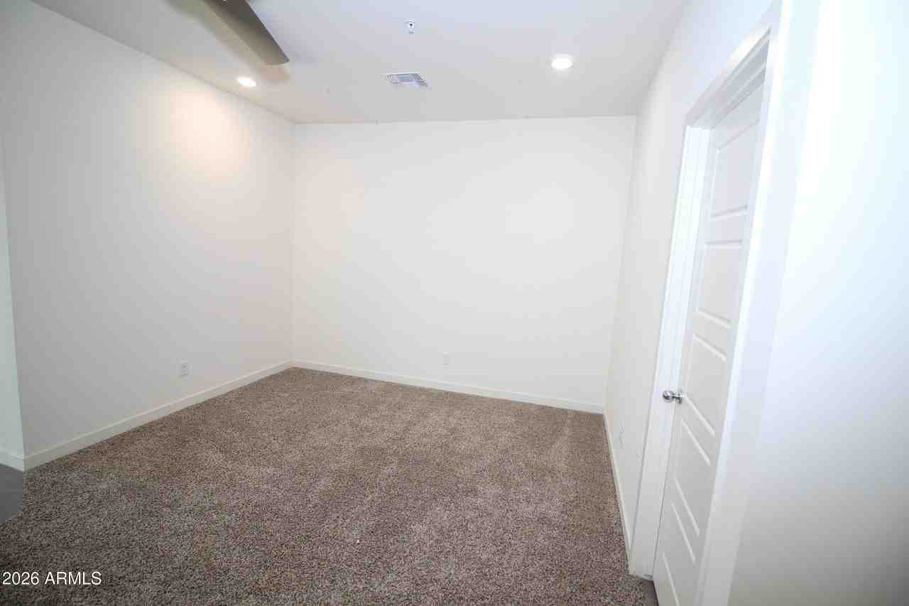 2215 W Harmont Dr - Photo 4 of 19