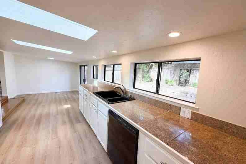 155 Estates Dr - Photo 3 of 28