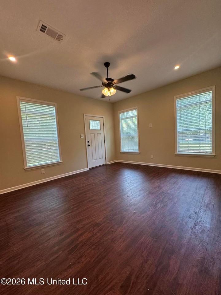4346 Council Cir - Photo 2 of 16