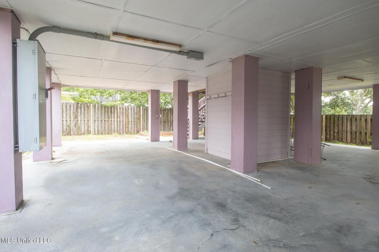 126 Miramar Ave - Photo 3 of 26