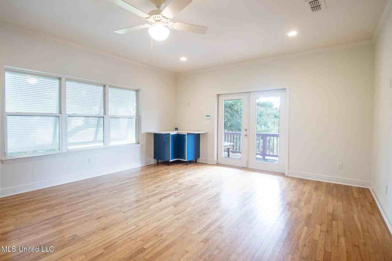 126 Miramar Ave - Photo 5 of 26