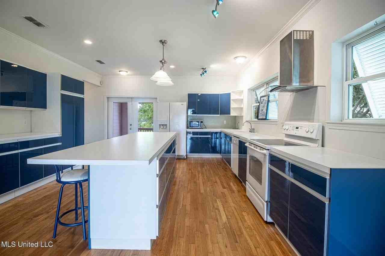 126 Miramar Ave - Photo 6 of 26