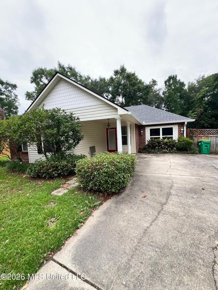 13509 Saint Martin Dr - Photo 2 of 20