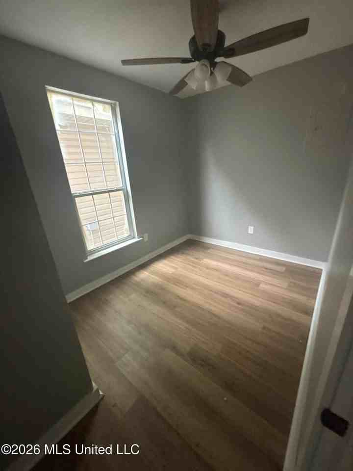2207 16th Ave - Photo 2 of 7