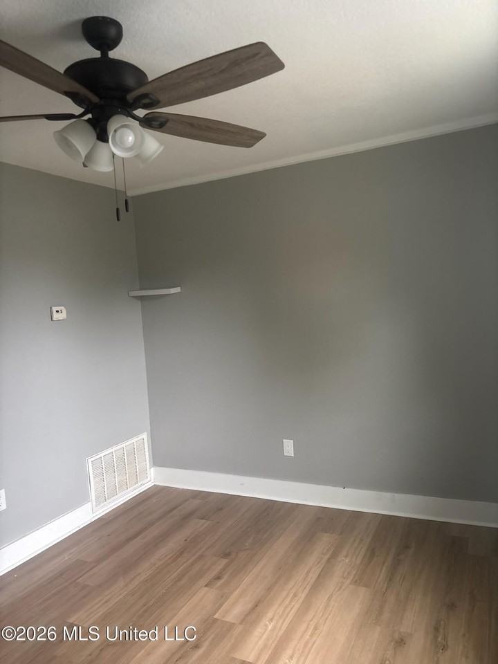 2207 16th Ave - Photo 3 of 7