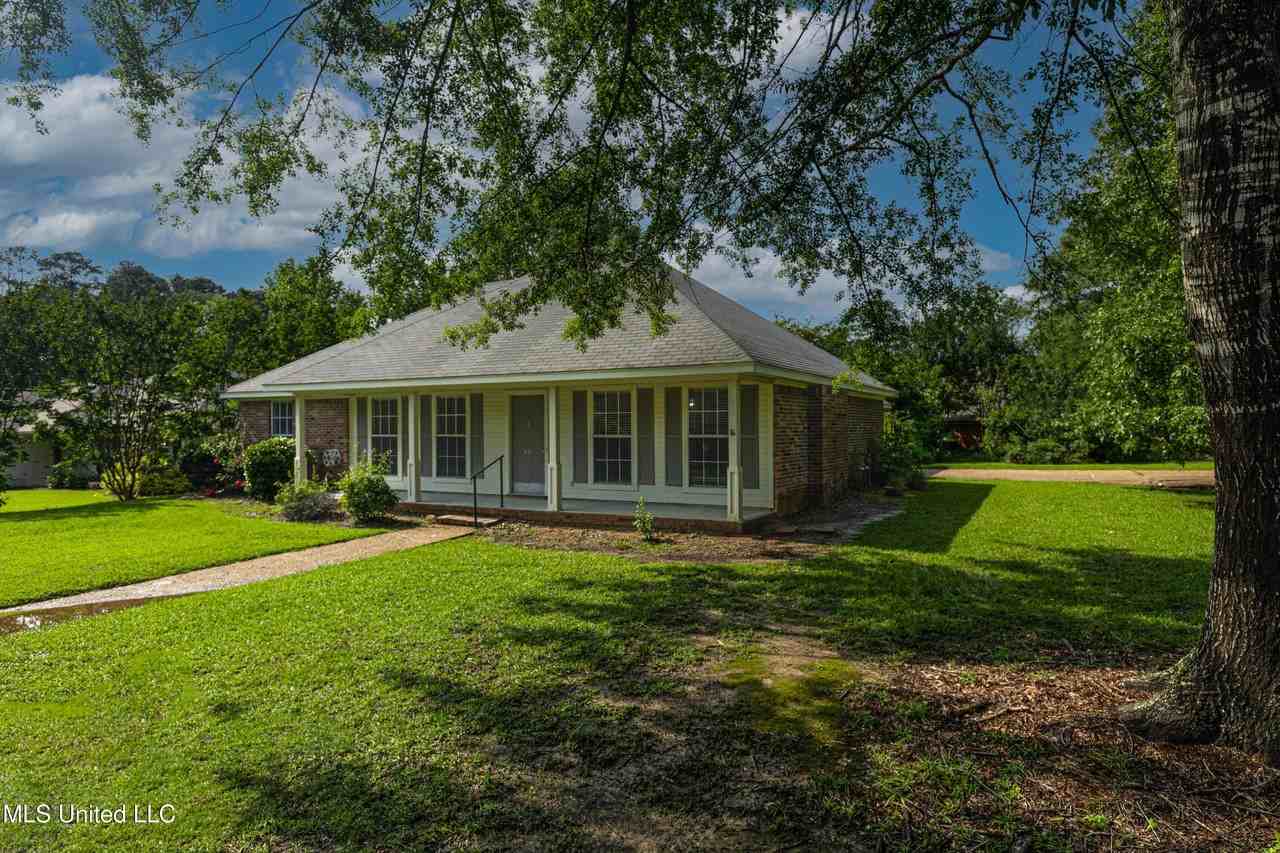 114 Fox Meadow Dr - Photo 3 of 36
