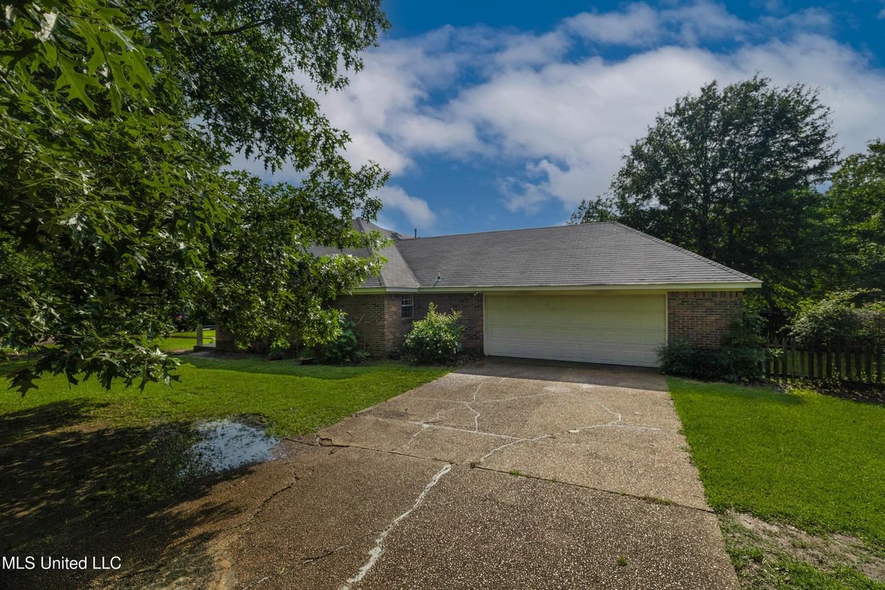 114 Fox Meadow Dr - Photo 5 of 36