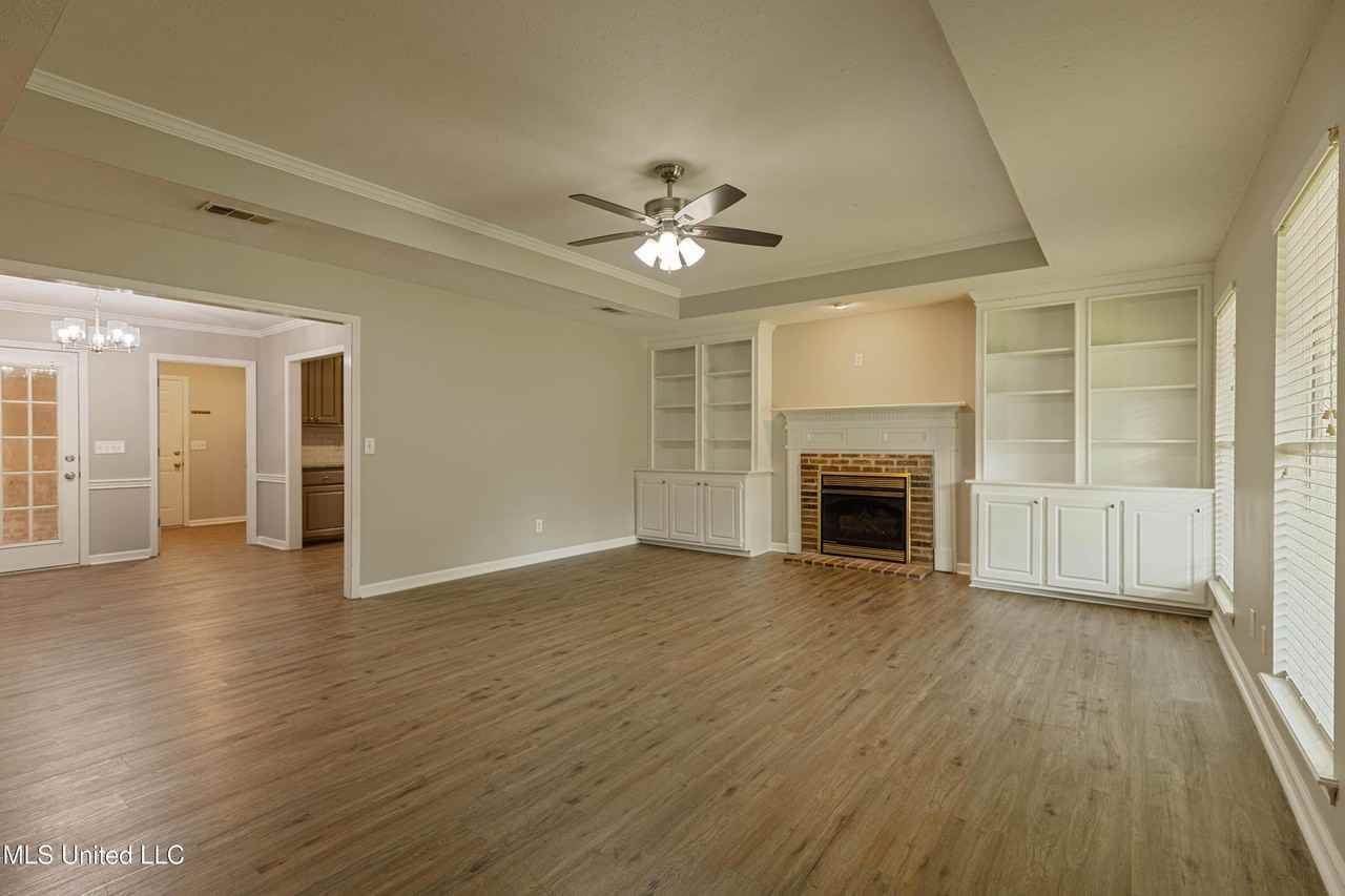 114 Fox Meadow Dr - Photo 6 of 36