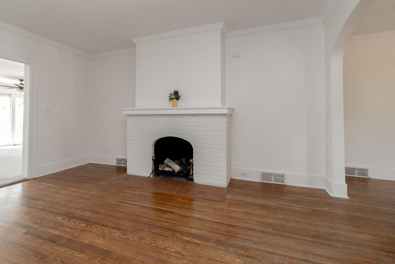 1210 River Rd - Photo 6 of 39