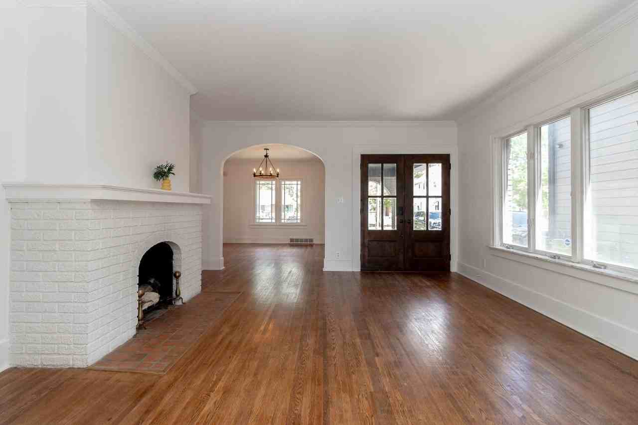 1210 River Rd - Photo 7 of 39