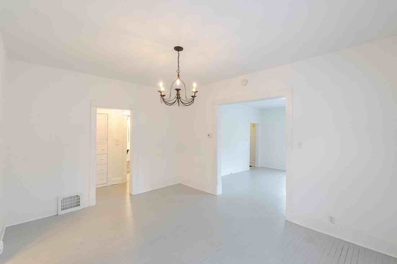 306 Brown St - Photo 2 of 19