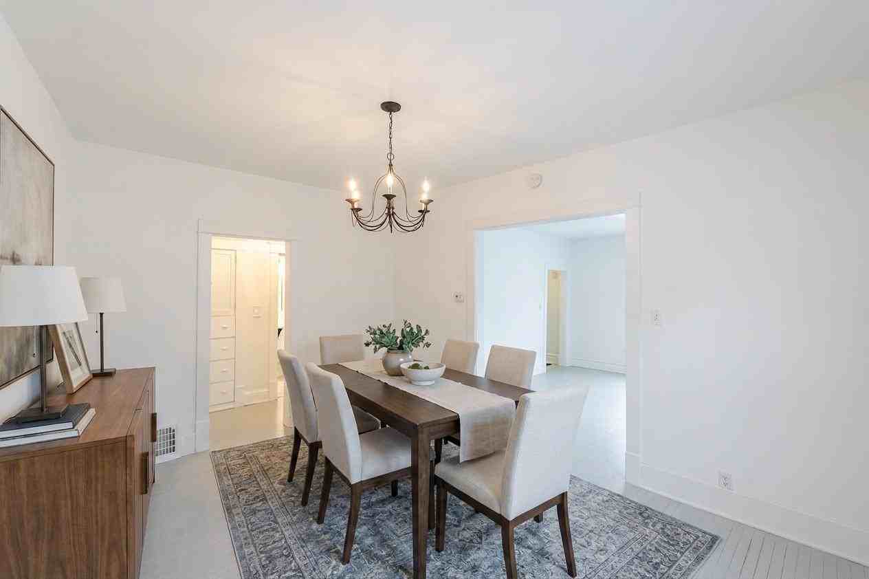 306 Brown St - Photo 3 of 19
