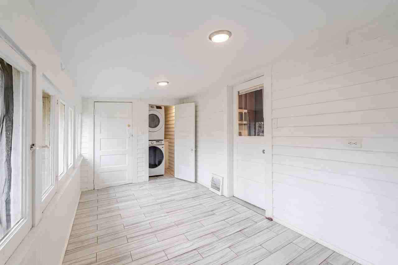 306 Brown St - Photo 6 of 19