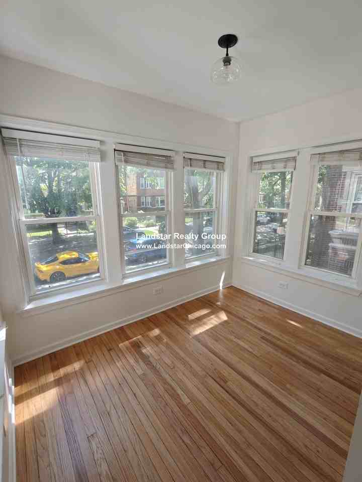 4954 N Ridgeway Ave #1 - Photo 7 of 17