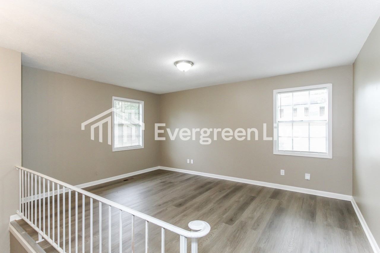 3016 Kathy Ln - Photo 2 of 15