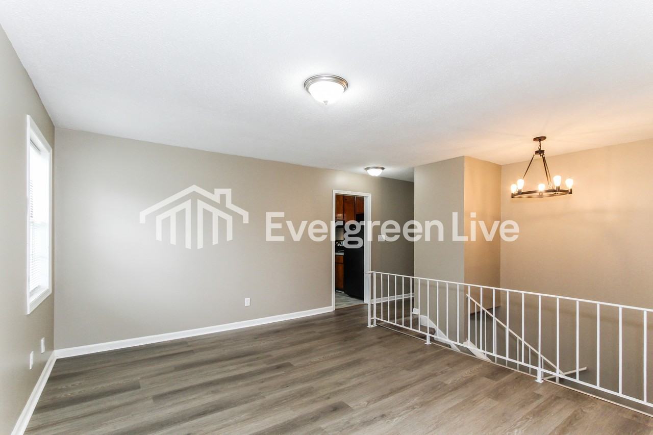 3016 Kathy Ln - Photo 3 of 15