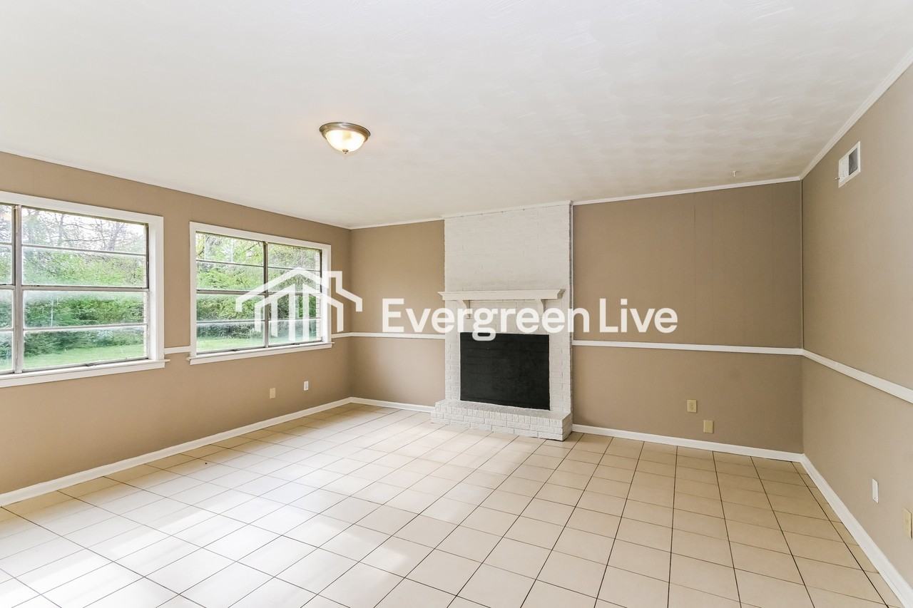 5323 Sunnyside Cv - Photo 3 of 15