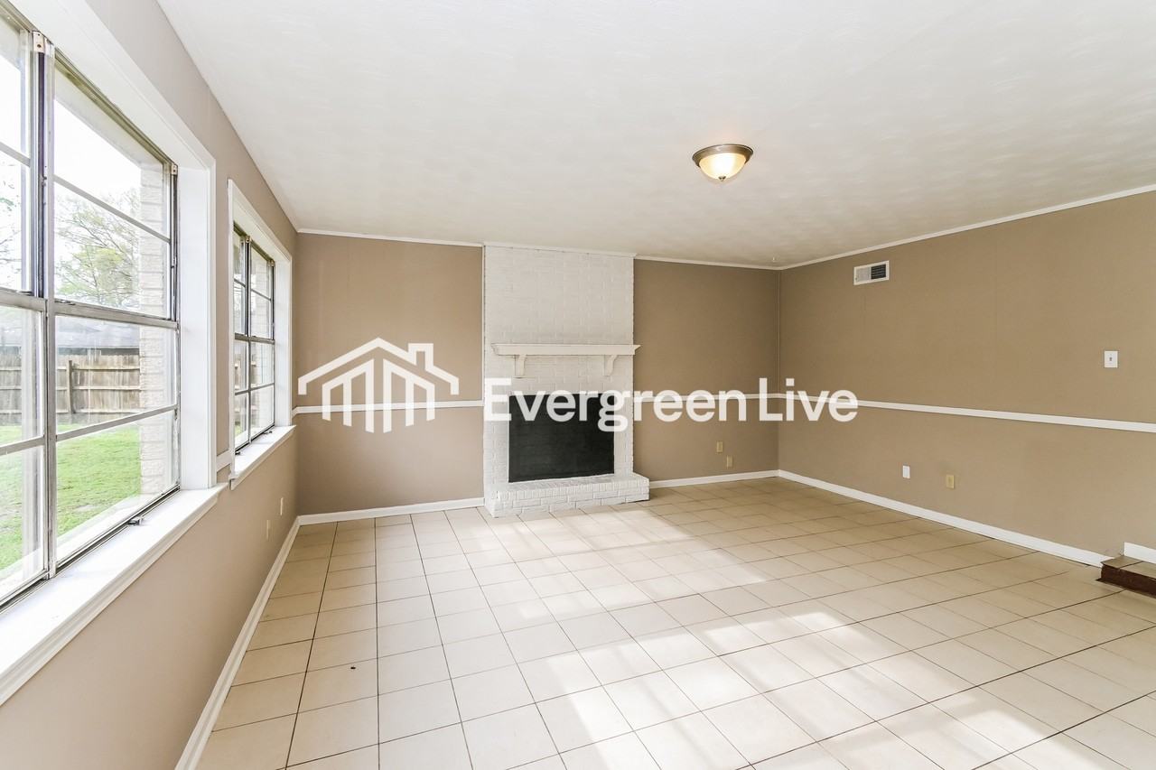 5323 Sunnyside Cv - Photo 4 of 15