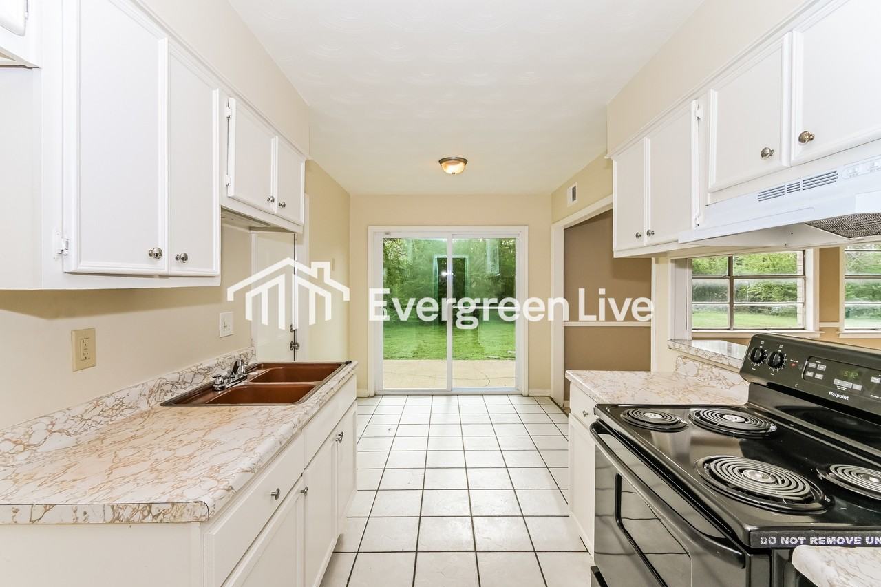 5323 Sunnyside Cv - Photo 7 of 15