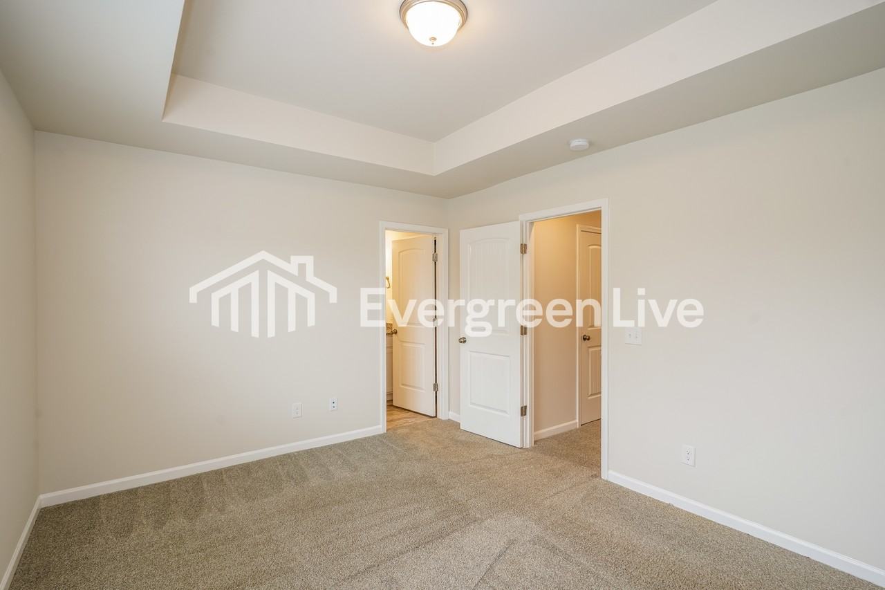 954 Hamilton Crossing Sq - Photo 7 of 17