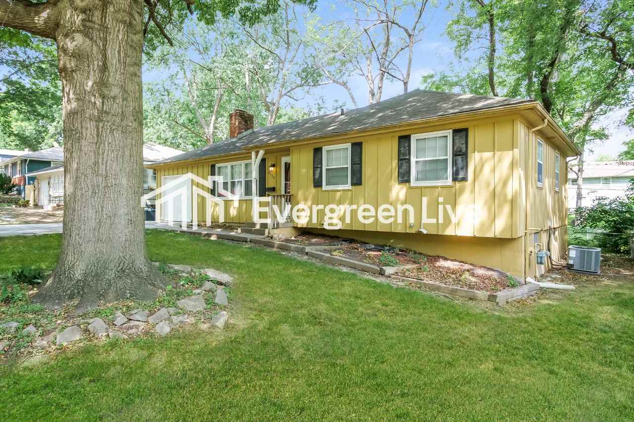 9338 E 85th St - Photo 2 of 15