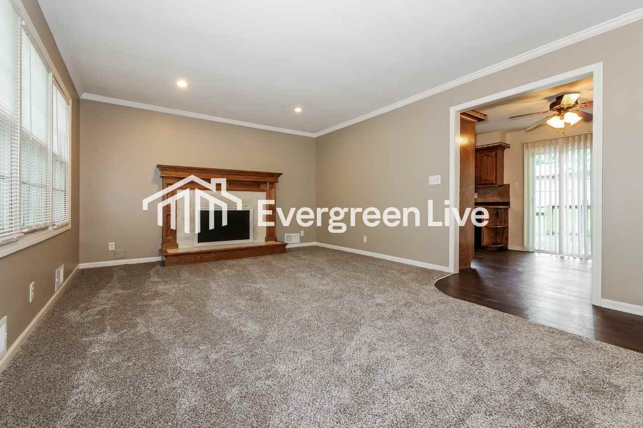 9338 E 85th St - Photo 4 of 15