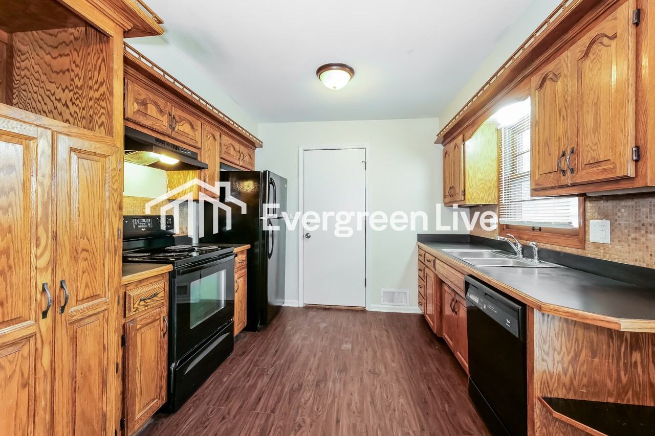 9338 E 85th St - Photo 6 of 15