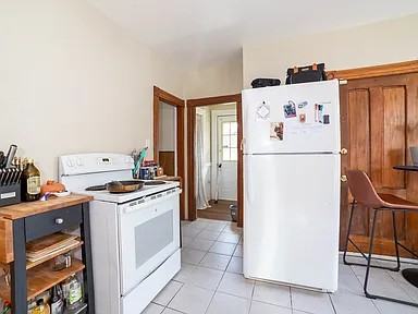 74 Green Hill Pkwy #1 - Photo 5 of 10
