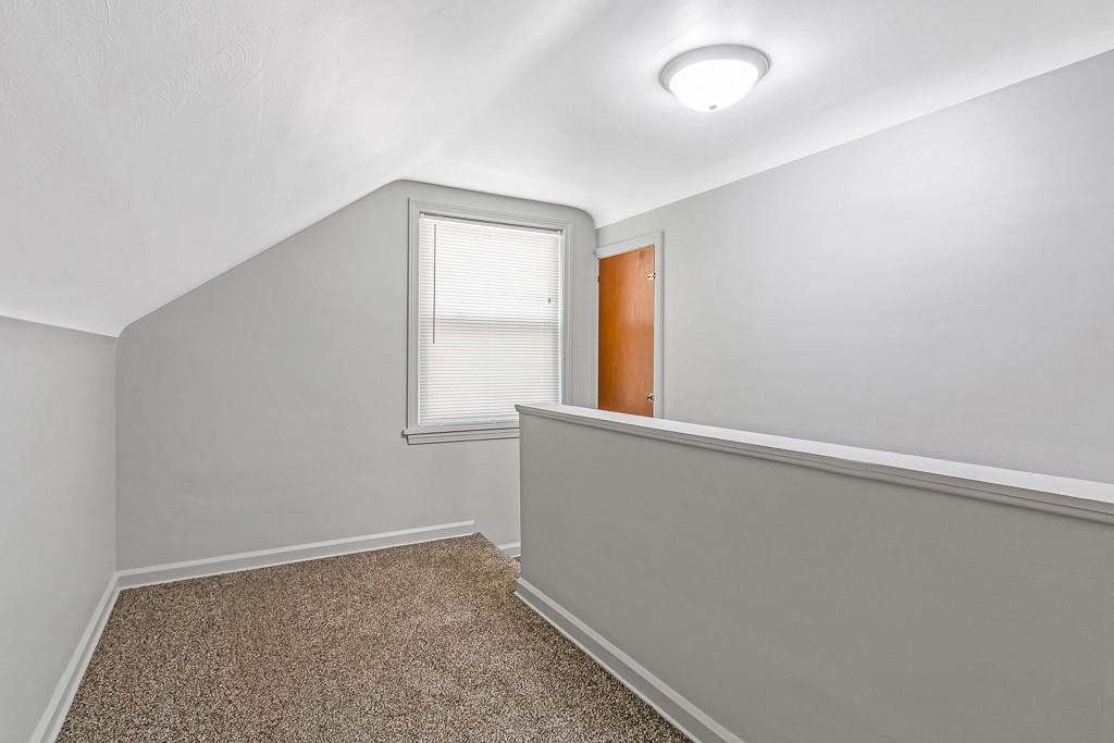 212 Cornelia Ave Ne - Photo 2 of 14