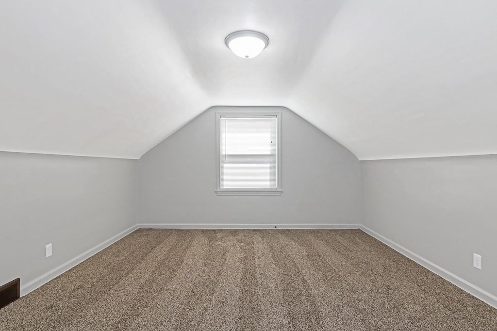 212 Cornelia Ave Ne - Photo 6 of 14