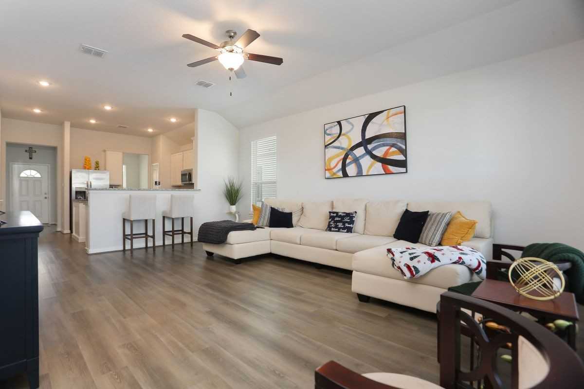 179 Kayla Ave - Photo 2 of 5
