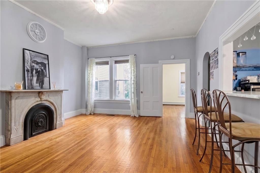 182 Bowen St ##11 - Photo 3 of 17