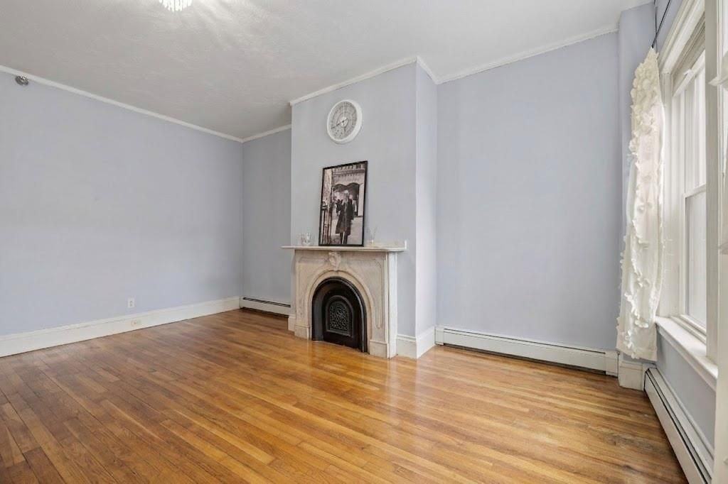 182 Bowen St ##11 - Photo 5 of 17