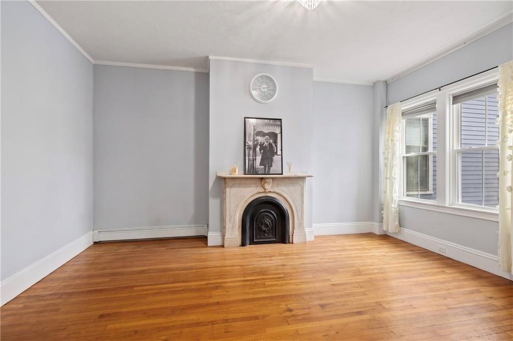 182 Bowen St ##11 - Photo 6 of 17