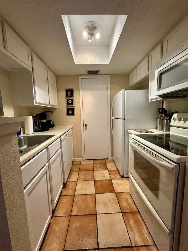 11311 Sir Winston St ##105 - Photo 3 of 9