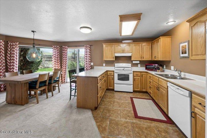 950 W Cameron Ave - Photo 2 of 8