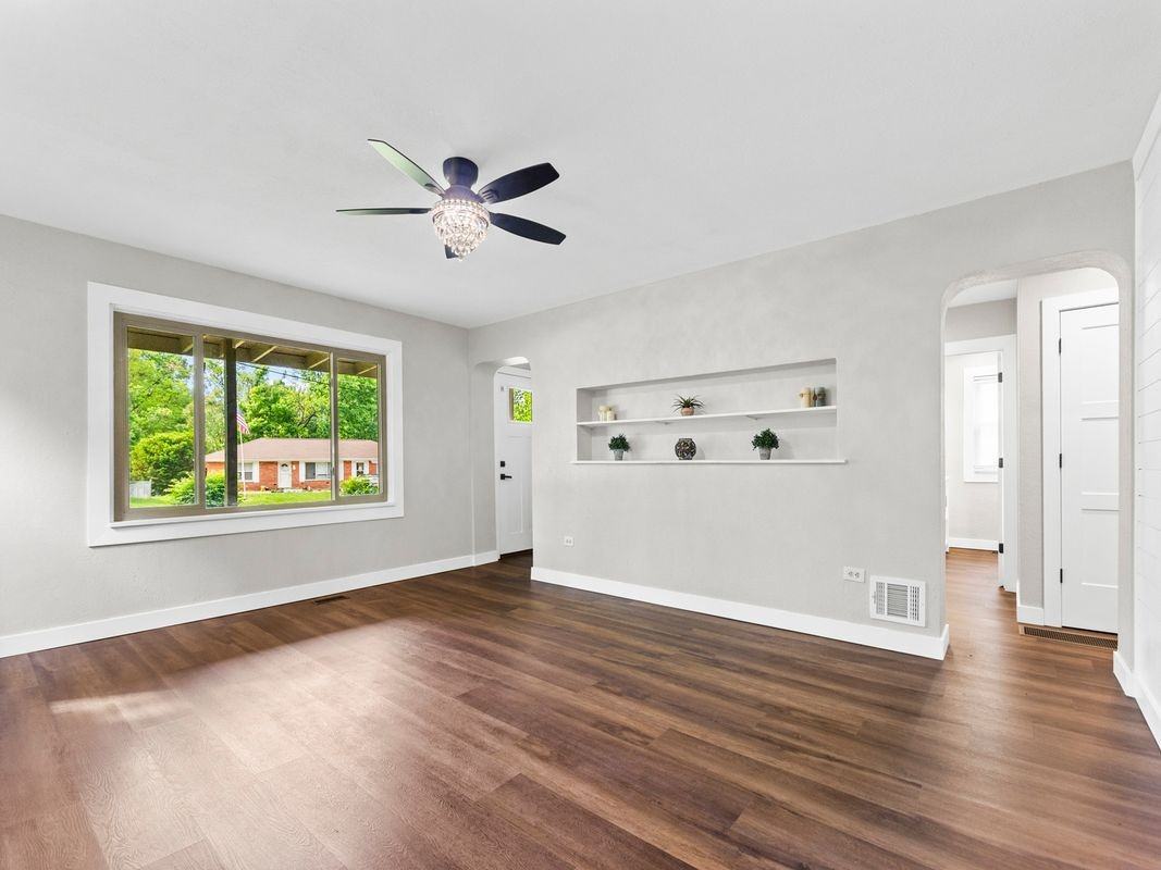 9915 North Rd - Photo 4 of 30