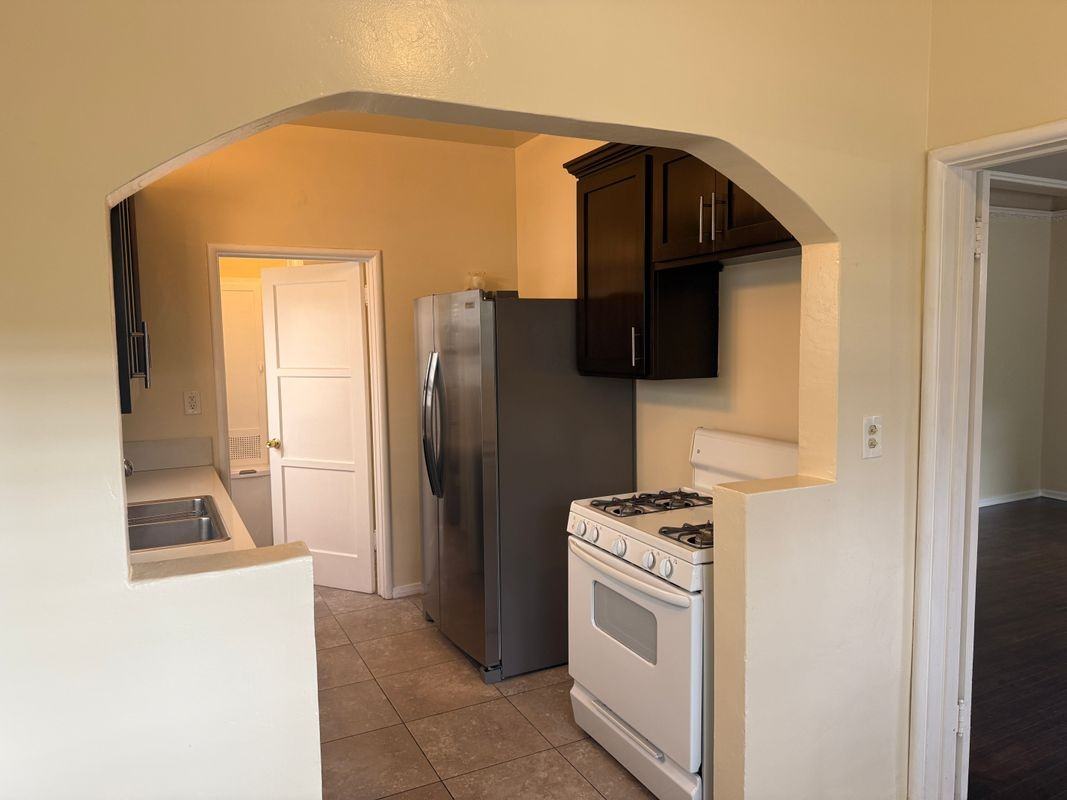 122 S Encinitas Ave ##A - Photo 3 of 14