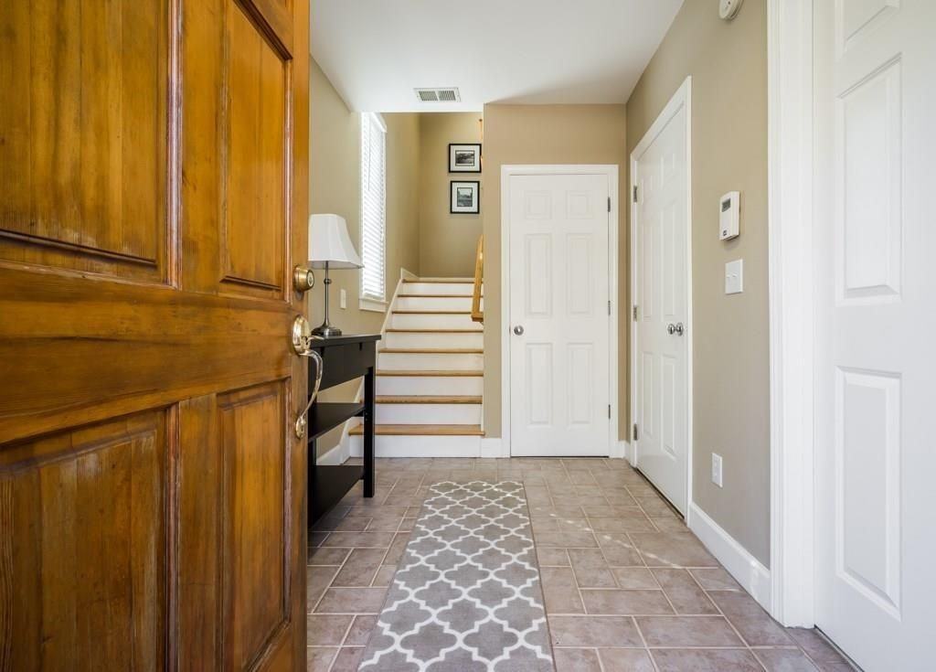 691 Bonaventure Ave Ne - Photo 5 of 29
