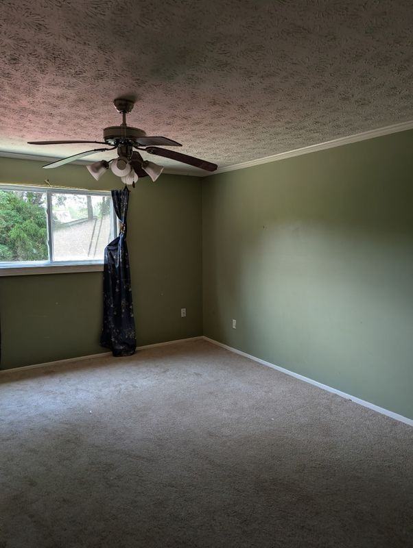 1031 Rock Springs Rd - Photo 5 of 9