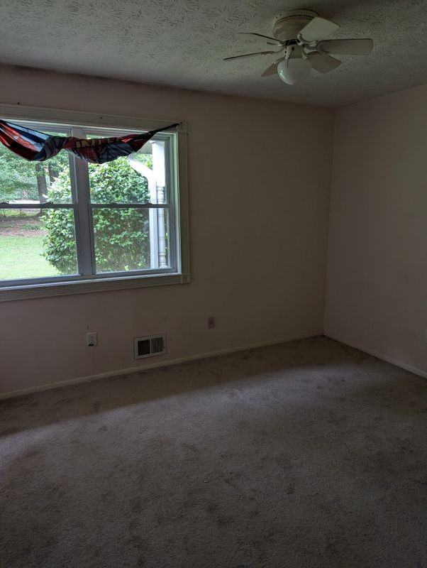 1031 Rock Springs Rd - Photo 7 of 9