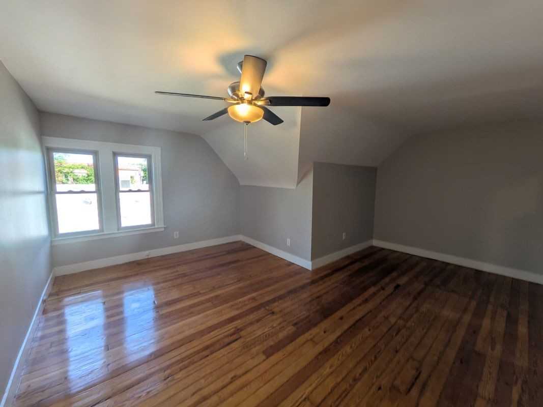 396 Whalley Ave - Photo 7 of 12