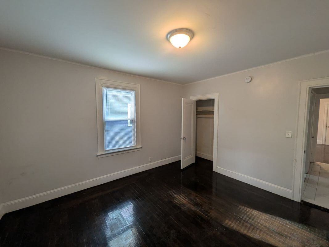 196 Goffe Ter - Photo 4 of 10